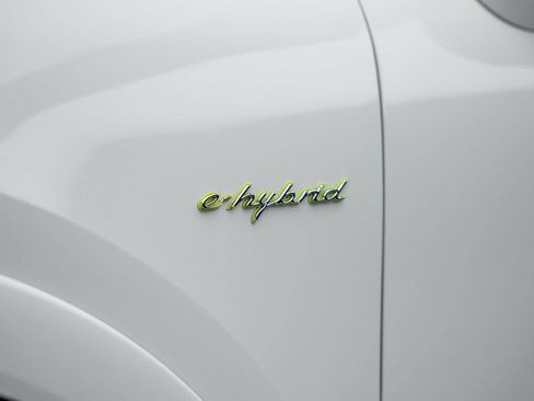 Used 2019 Porsche Cayenne E-Hybrid AWD/4WD image 23