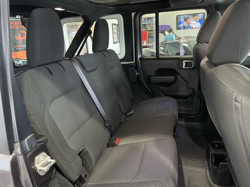 Used 2022 Jeep Wrangler Unlimited Sport AWD/4WD image 41