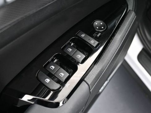 Used 2025 Kia Sportage SX image 15