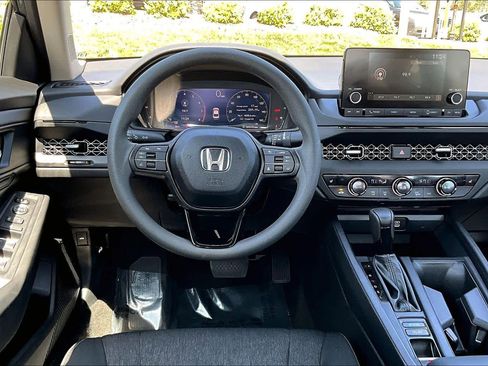 Used 2025 Honda Accord SE image 6