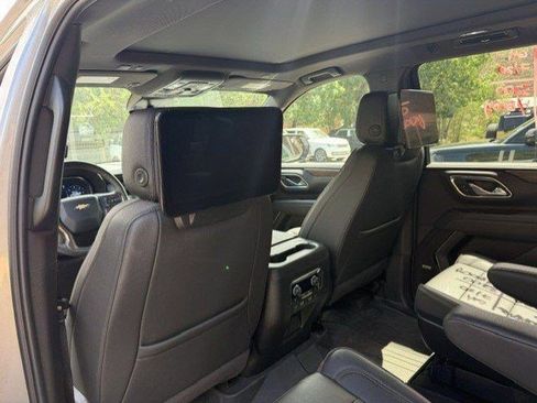 Used 2024 Chevrolet Suburban High Country AWD/4WD image 31