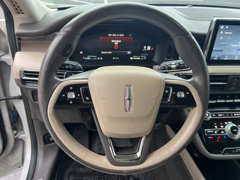 Used 2021 Lincoln Corsair Reserve w/ Equipment Group 201A image 11