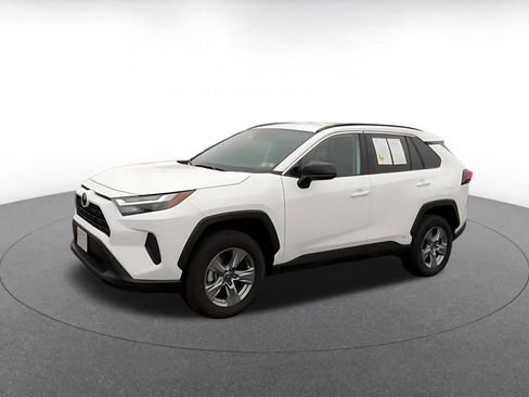 Used 2025 Toyota RAV4 LE image 7