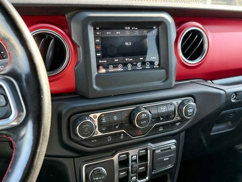 Used 2021 Jeep Wrangler Unlimited Rubicon w/ Xtreme Recon 35" Tire Package image 19