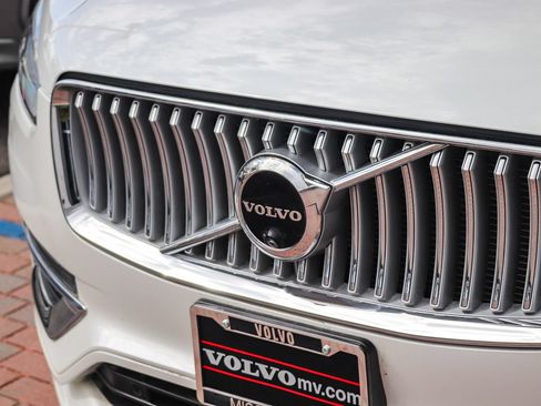 Used 2025 Volvo XC90 T8 Plus w/ Protection Package Premier AWD/4WD image 13