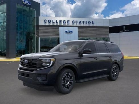 New 2025 Ford Expedition Active image 1