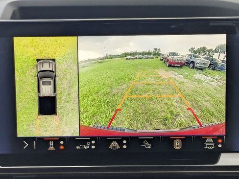 Used 2025 Chevrolet Silverado 1500 High Country w/ High Country Premium Package AWD/4WD image 29