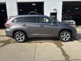 Used 2016 Toyota Highlander Limited image 3