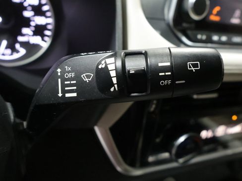 Used 2021 Nissan Rogue SL AWD/4WD image 38