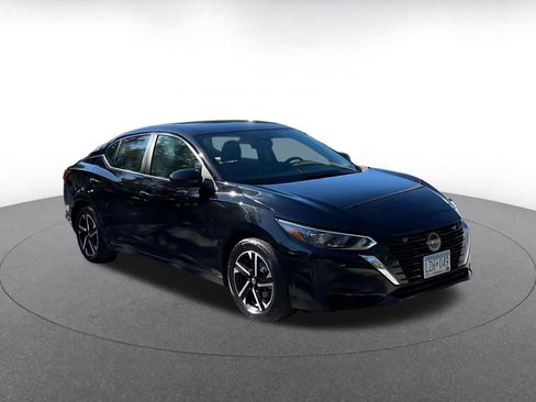 Used 2024 Nissan Sentra SV image 3