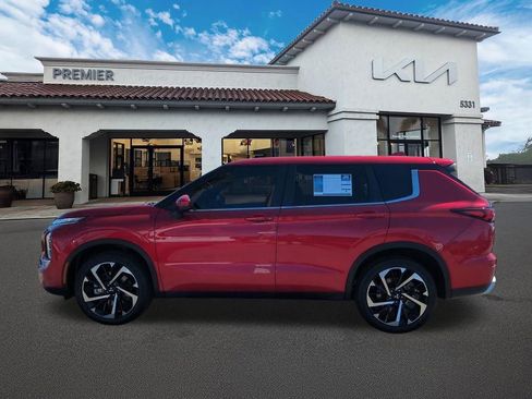 Used 2023 Mitsubishi Outlander SE image 5