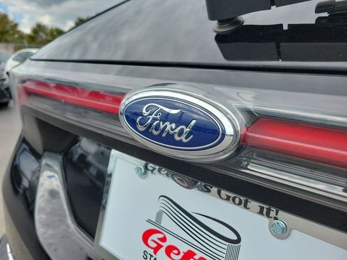 Used 2017 Ford Edge Titanium w/ Equipment Group 302A image 7