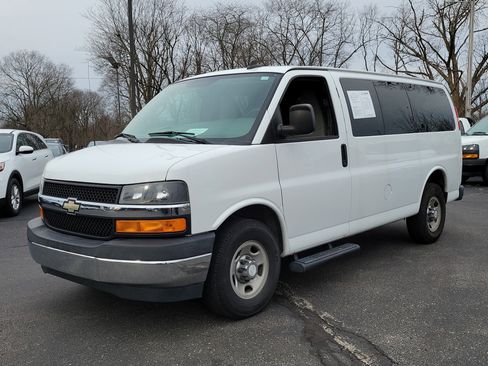 Used 2017 Chevrolet Express 2500 LT w/ LT Preferred Equipment Group image 2