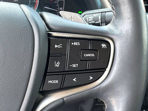 Used 2019 Lexus ES 350 w/ Premium Package FWD image 27