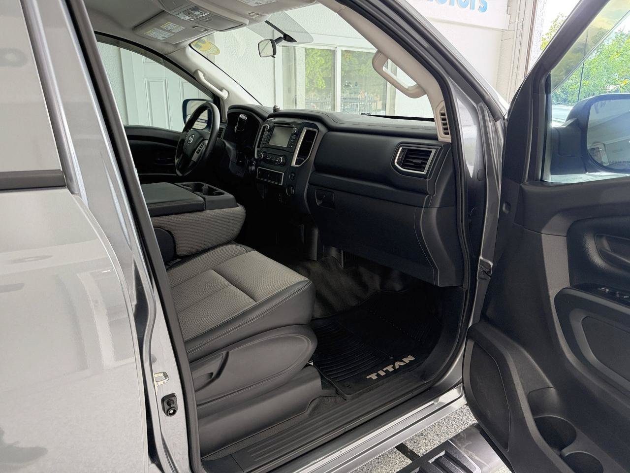 Used 2017 Nissan Titan S RWD image 16