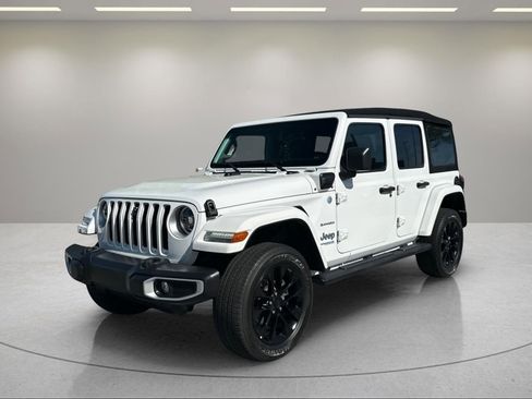 Used 2021 Jeep Wrangler Unlimited Sahara w/ Cold Weather Group AWD/4WD image 1