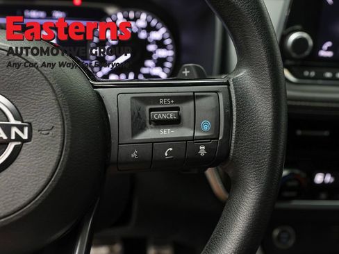 Used 2022 Nissan Rogue SV AWD/4WD image 15
