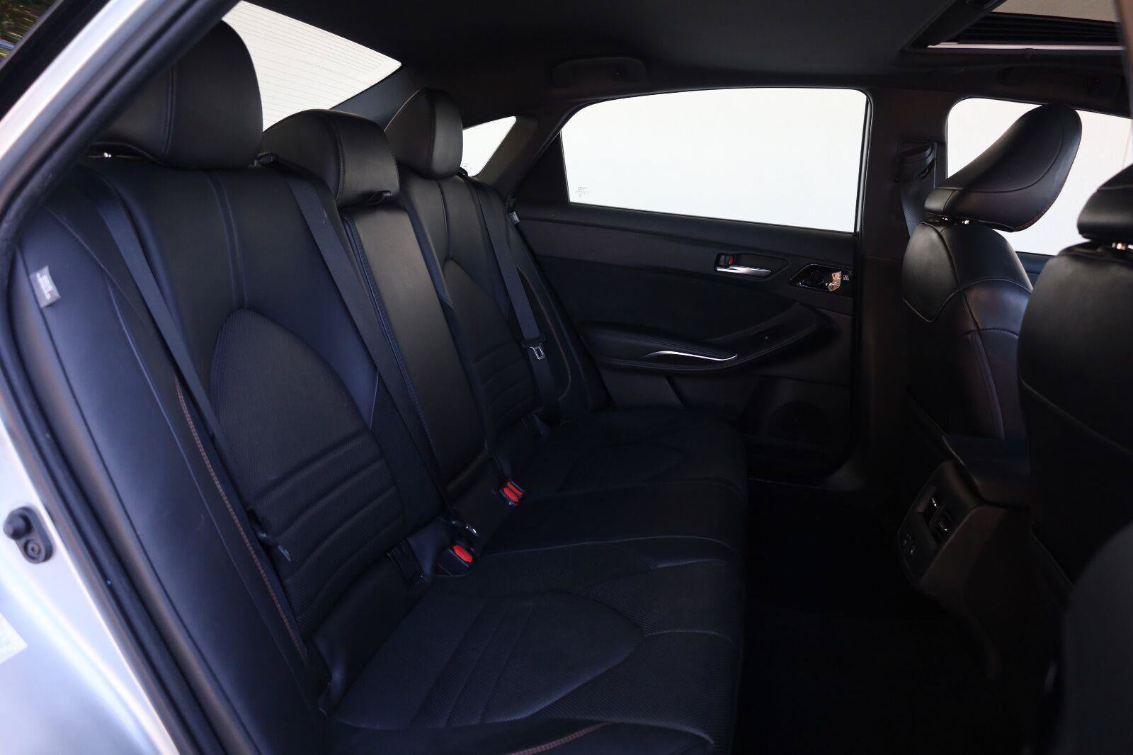 Used 2019 Toyota Avalon XSE w/ All Weather Liner Package FWD image 24