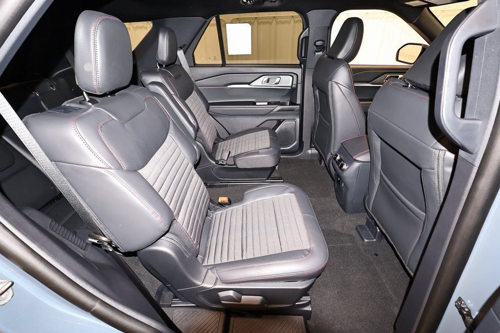 New 2026 Ford Explorer ST-Line w/ ST-Line Street Pack AWD/4WD image 18