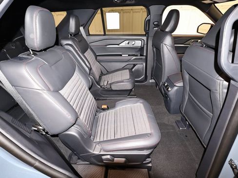 New 2026 Ford Explorer ST-Line w/ ST-Line Street Pack AWD/4WD image 18
