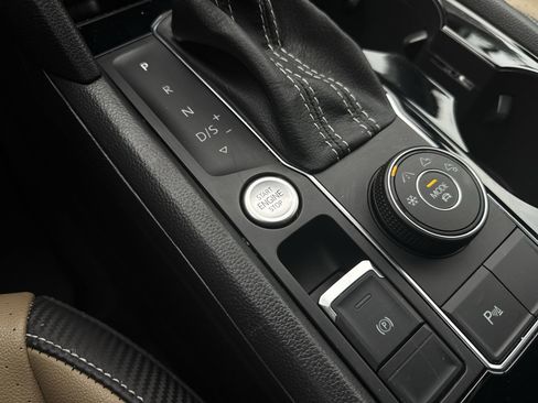 Certified 2023 Volkswagen Atlas Cross Sport SEL image 17