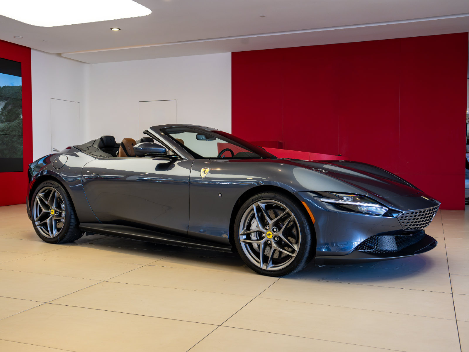 Used 2025 Ferrari Roma Spider RWD image 1