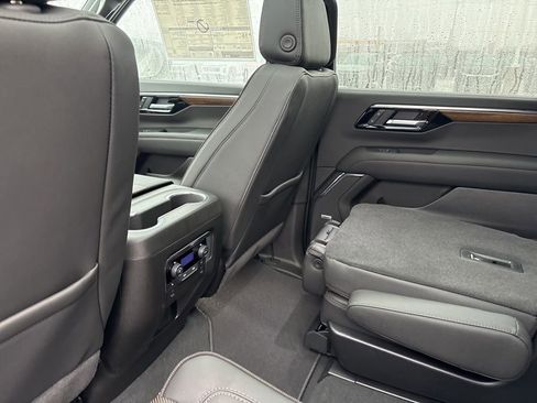 New 2026 Chevrolet Suburban High Country AWD/4WD image 14