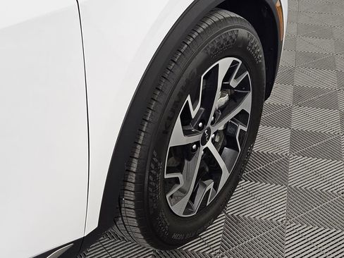 Used 2025 Kia Sportage EX image 6