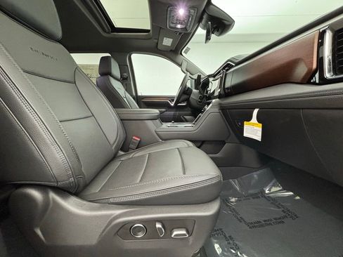 New 2025 GMC Sierra 2500 Denali w/ Denali Reserve Package image 39
