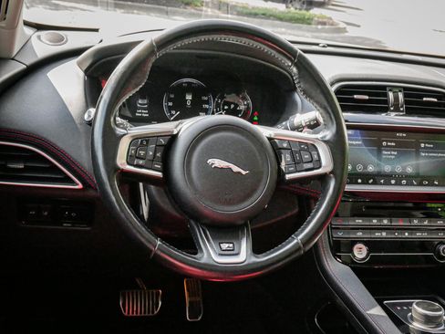 Used 2017 Jaguar F-PACE R-Sport AWD/4WD image 6