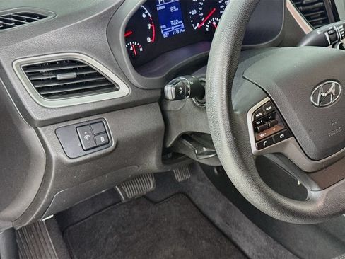 Used 2022 Hyundai Accent SE FWD image 11