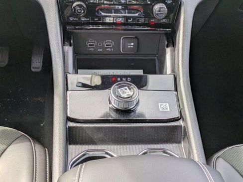 New 2025 Jeep Grand Cherokee L Laredo image 17