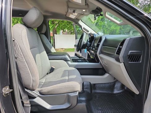 Used 2020 Ford F350 XLT w/ XLT Premium Package AWD/4WD image 34