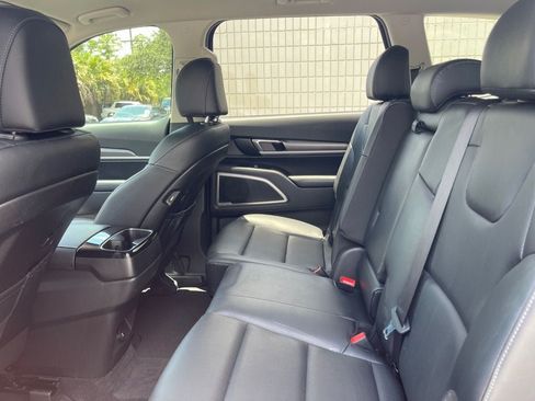Used 2022 Kia Telluride LX AWD/4WD image 12