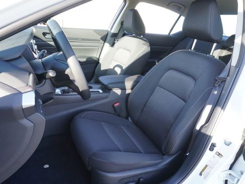 Certified 2025 Nissan Altima 2.5 SV image 13