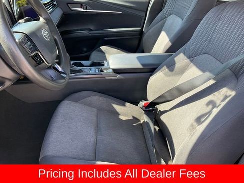 Used 2025 Toyota Camry LE FWD image 5