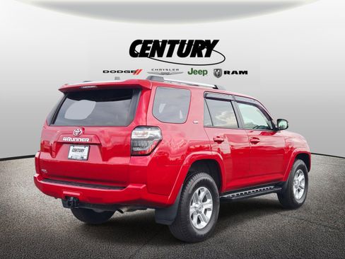 Used 2022 Toyota 4Runner SR5 AWD/4WD image 4