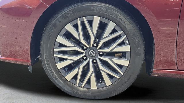 Used 2024 Nissan Altima 2.5 SV FWD image 20