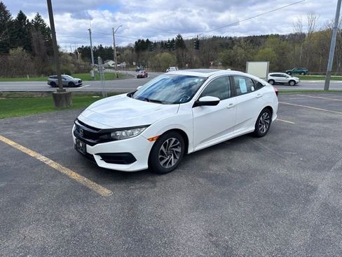 Used 2018 Honda Civic EX image 7