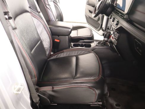 Used 2024 Jeep Wrangler Unlimited Rubicon w/ XTREMEE 35" Tire Package image 14