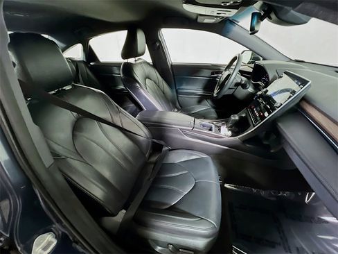Certified 2021 Toyota Avalon XLE image 25