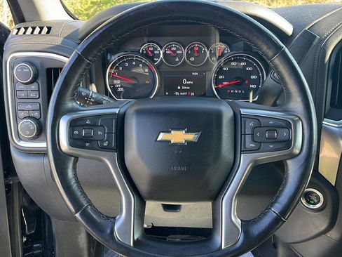 Used 2022 Chevrolet Silverado 1500 LT image 12