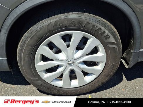 Used 2017 Nissan Rogue S w/ S Appearance Package AWD/4WD image 10
