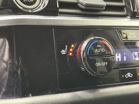 Used 2024 Nissan Pathfinder SV image 22