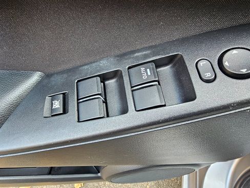 Used 2010 MAZDA MAZDA3 i Touring image 30