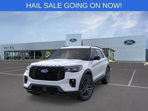 New 2026 Ford Explorer ST-Line w/ ST-Line Street Pack AWD/4WD image 2