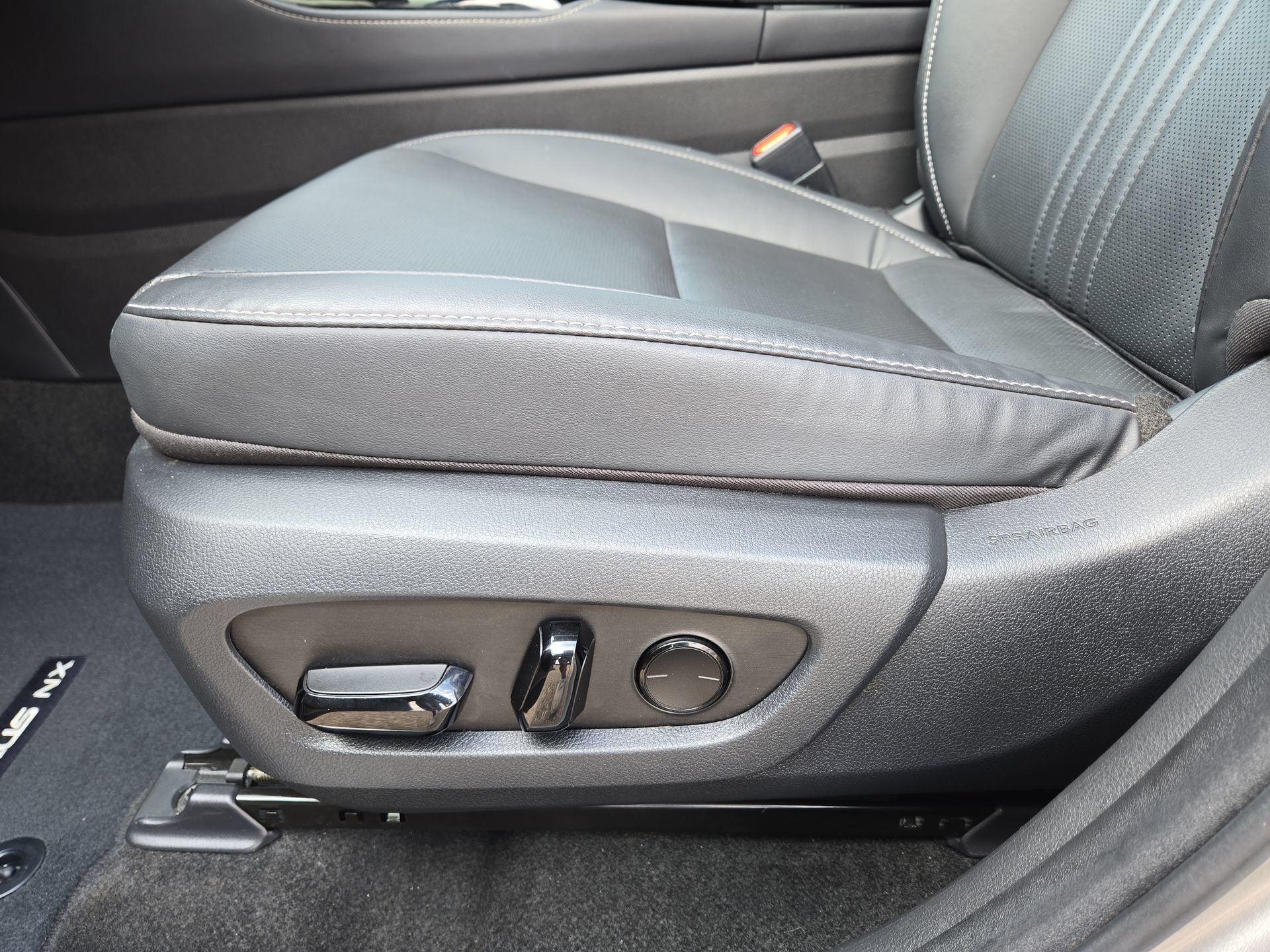 Used 2024 Lexus NX 350 AWD image 17