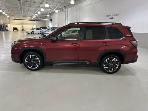 Used 2025 Subaru Forester Limited image 5