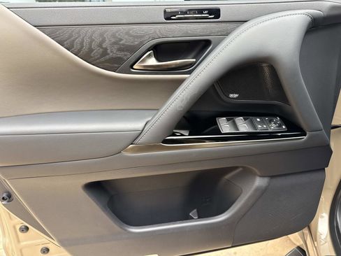 Certified 2025 Lexus LX 700h Overtrail image 18