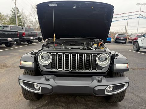 Used 2025 Jeep Wrangler Unlimited Sahara AWD/4WD image 57